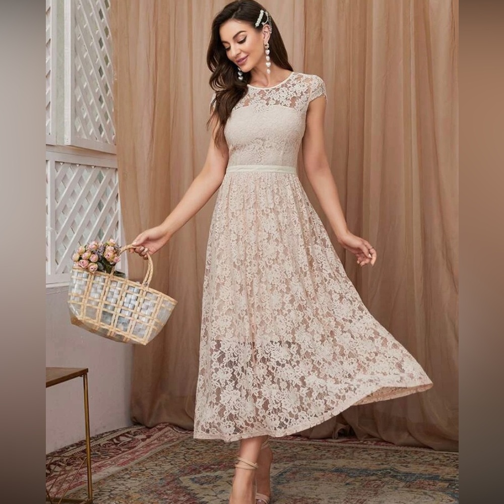 Floral Lace Cap Sleeve Zip Back Dress